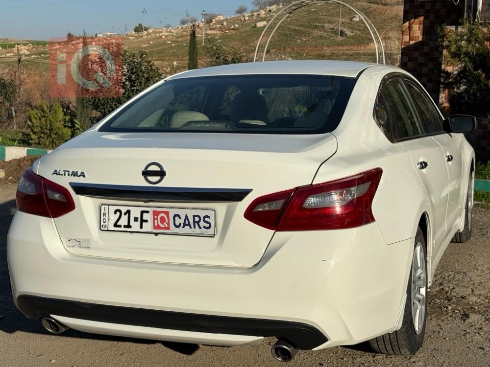 نيسان ألتيما